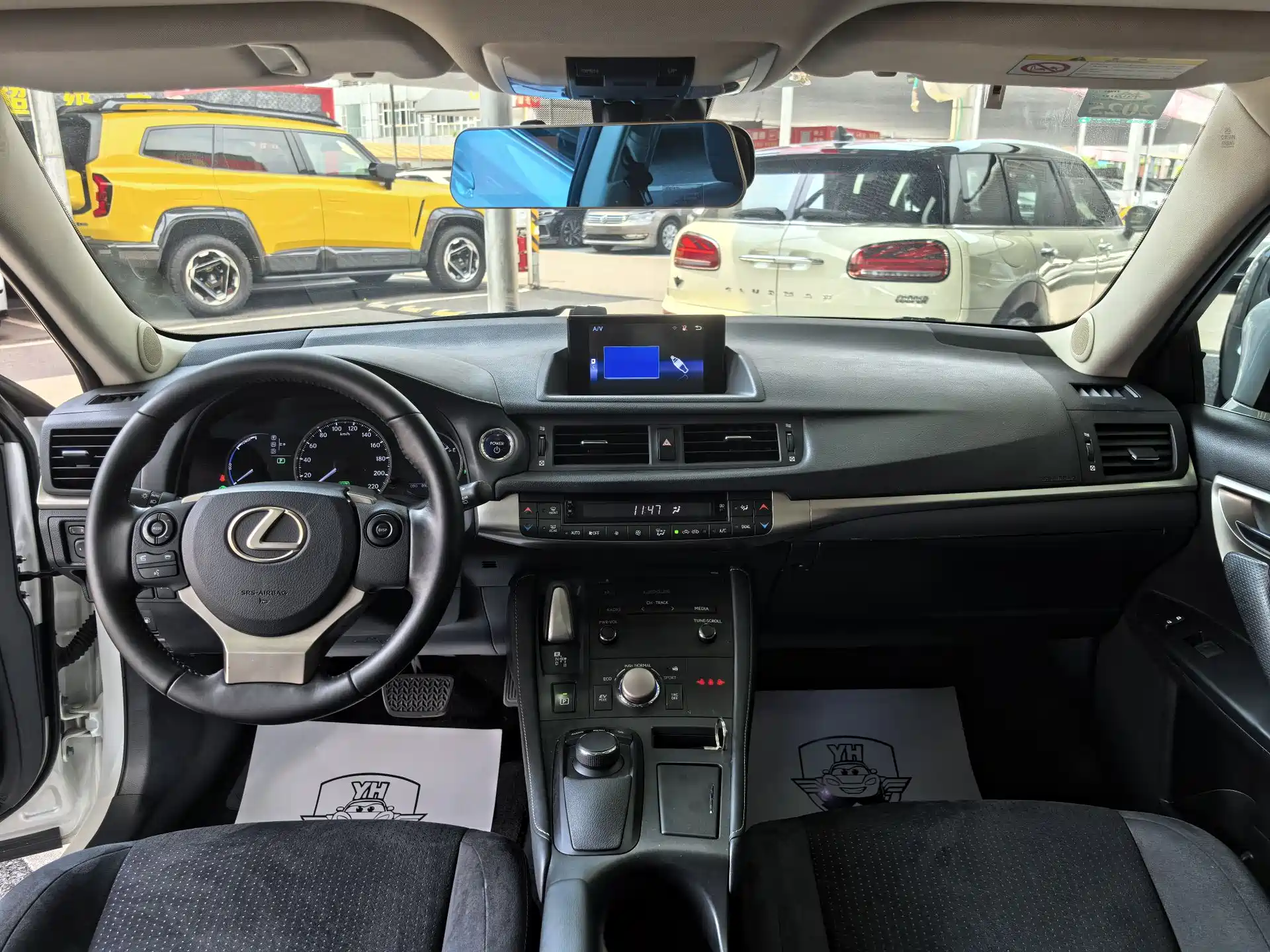 Фото 9 - Lexus CT