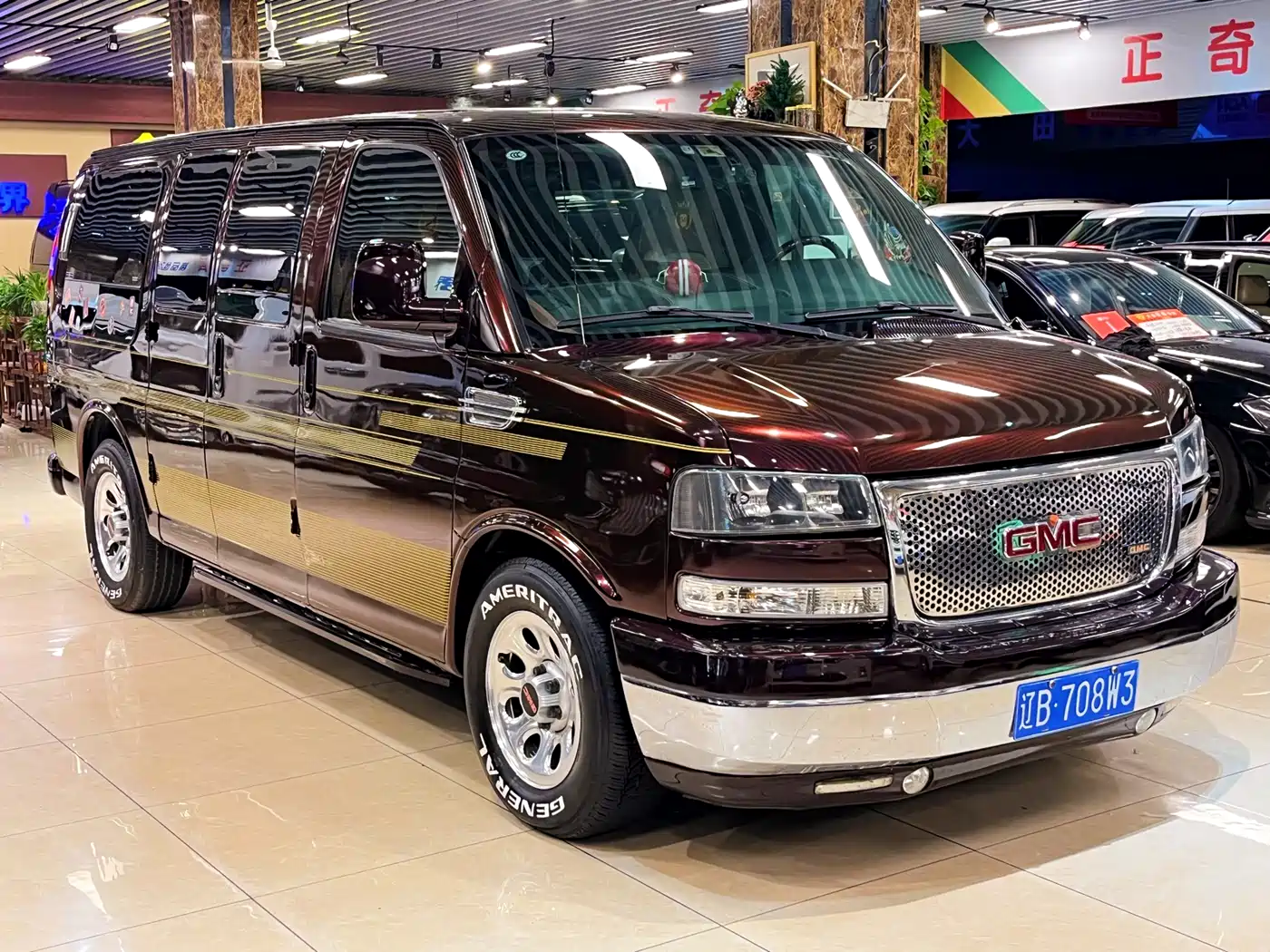 GMC Savana 2015 5.3L AWD Executive Edition фото 4