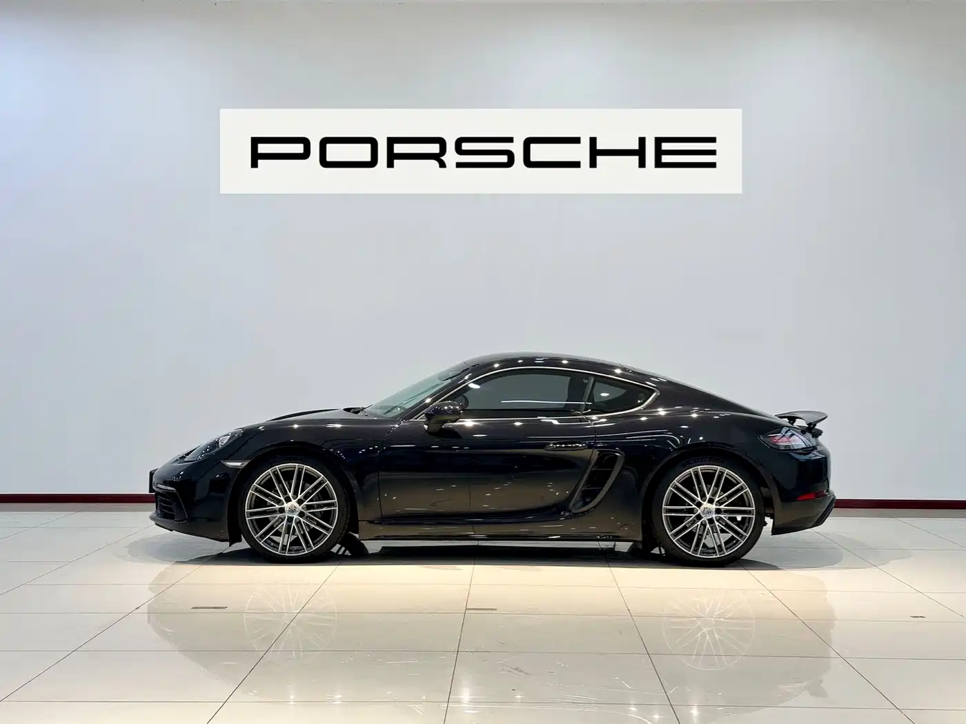Porsche 718 2022 Cayman 2.0T фото 3