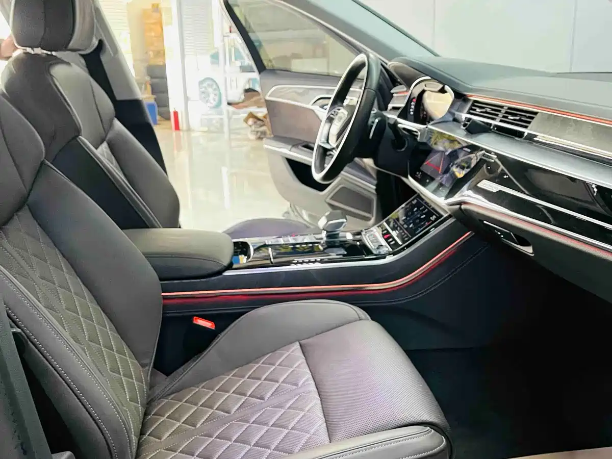 Audi A8 2024 Model A8L 50 TFSI quattro Premium Selection фото 6