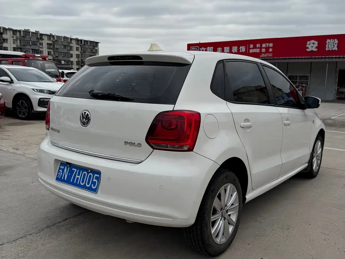 Volkswagen Polo 2014 2013 1.6L Automatic Luxury Edition