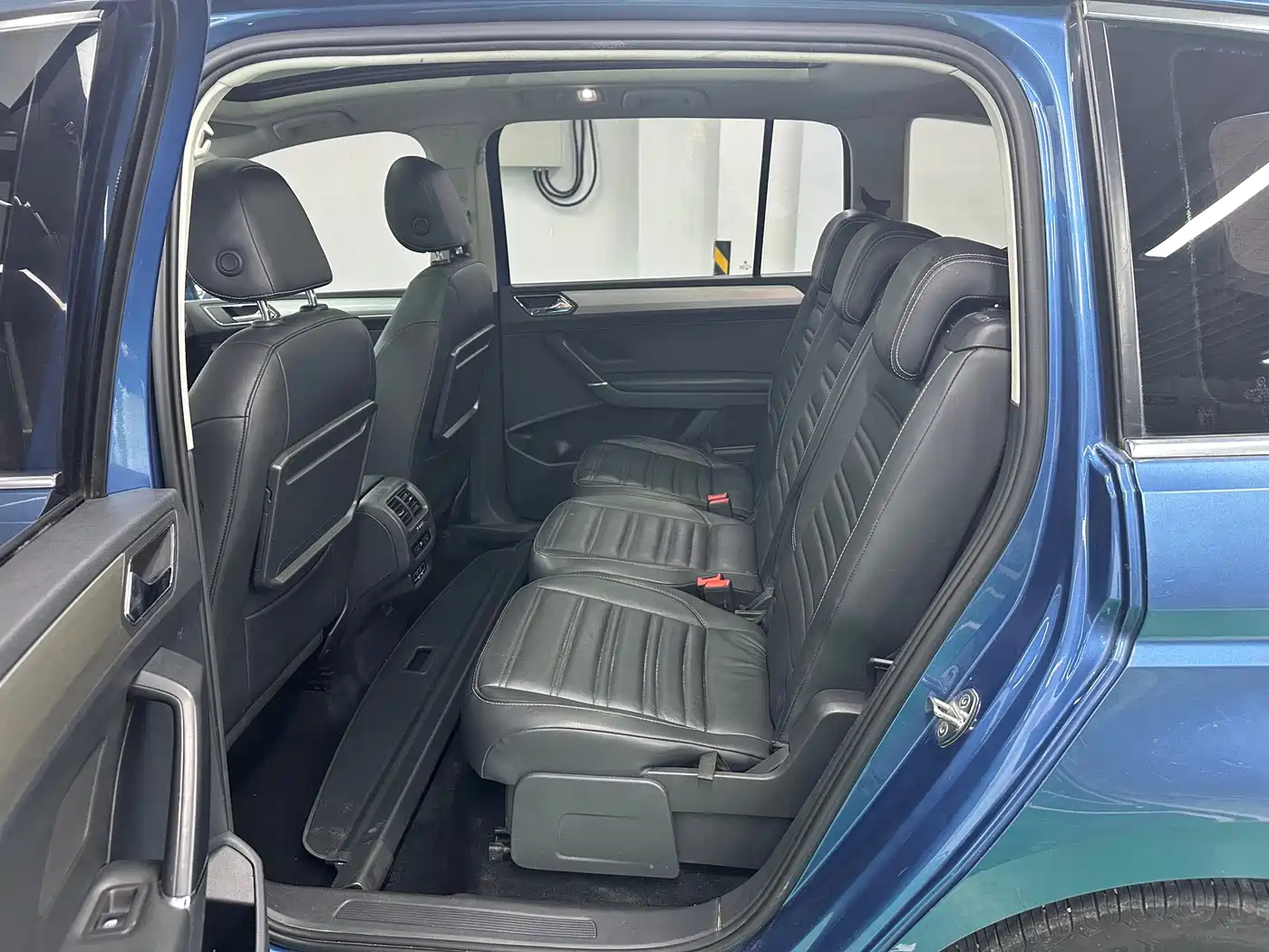 صورة 10 - Volkswagen Touran