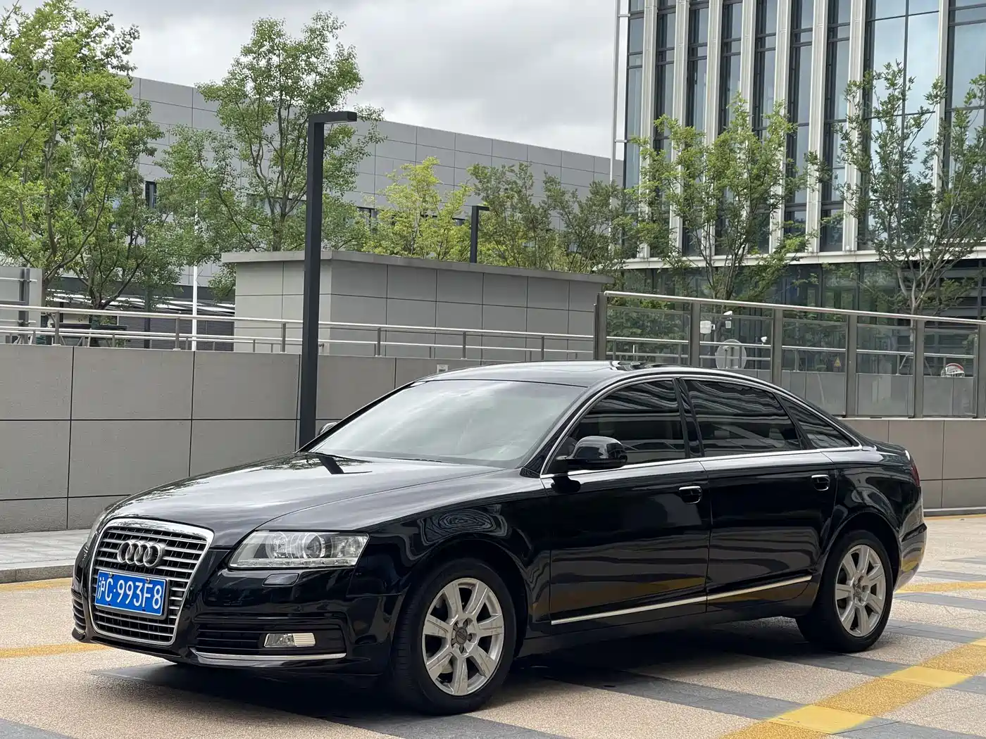 Photo 1 - Audi A6L