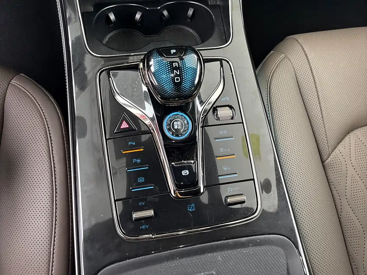 BYD Han 2025 DM-i 125KM LiDAR Smart Driving фото 14