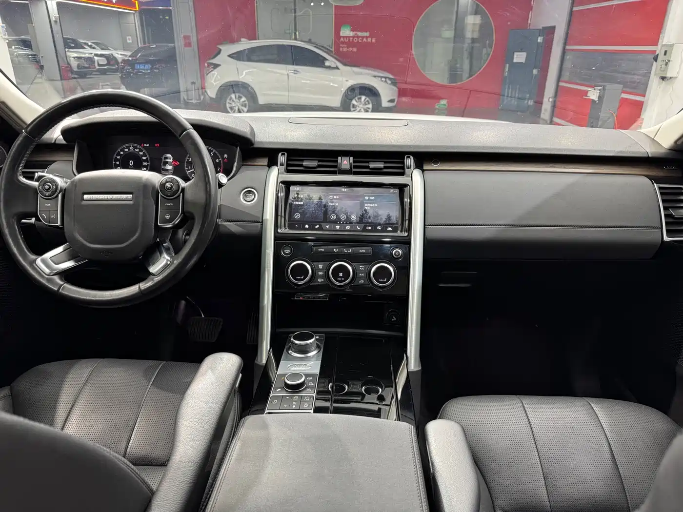 Land Rover Discovery 2019 3.0 SC V6 HSE LUXURY фото 9