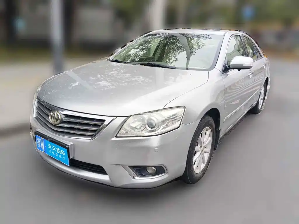 Фото 1 - Toyota Camry