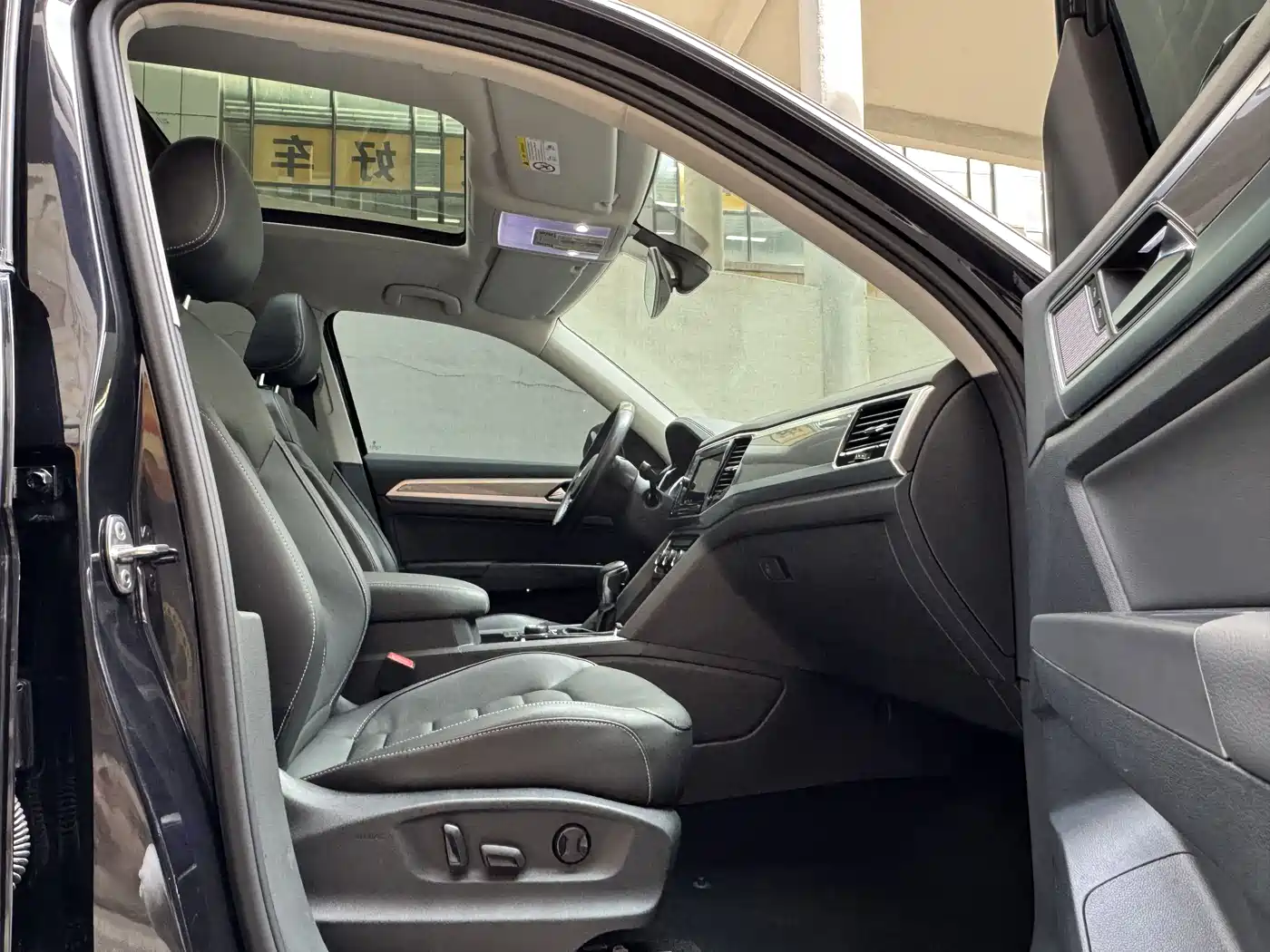 Volkswagen Teramont 2019 530 V6 4WD Luxury Edition China VI фото 10