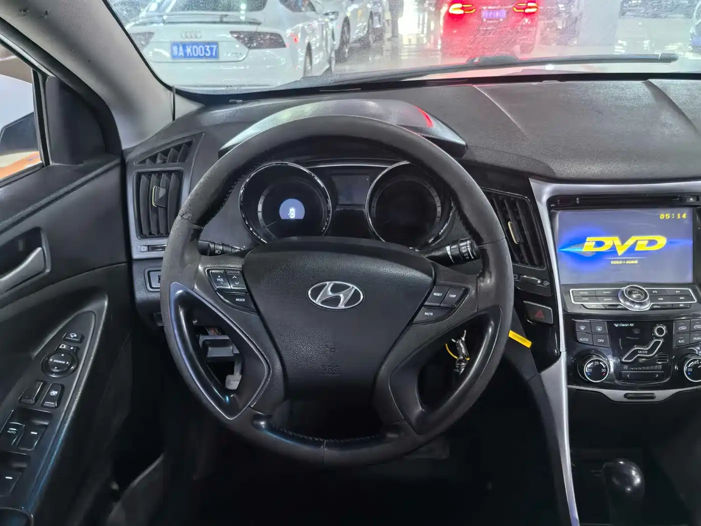 Hyundai Sonata 2013 Model 2.0L Automatic Leading Edition фото 7