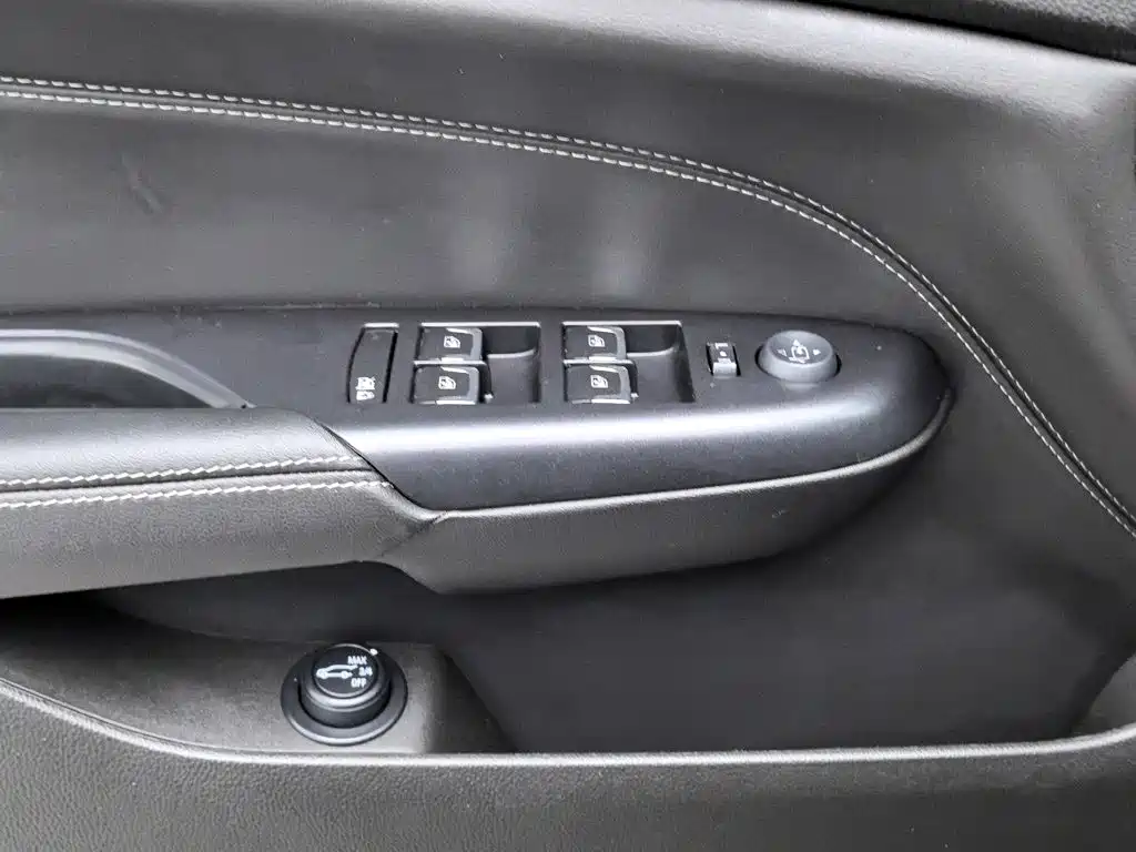 Фото 9 - Cadillac SRX