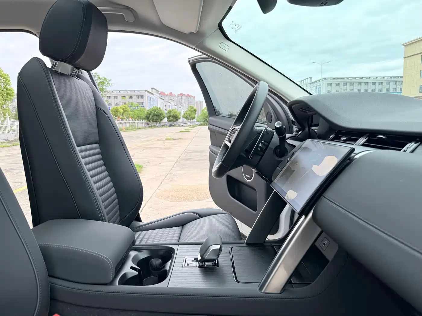 Land Rover Discovery Sport 2025 249PS Performance Tech Edition фото 20