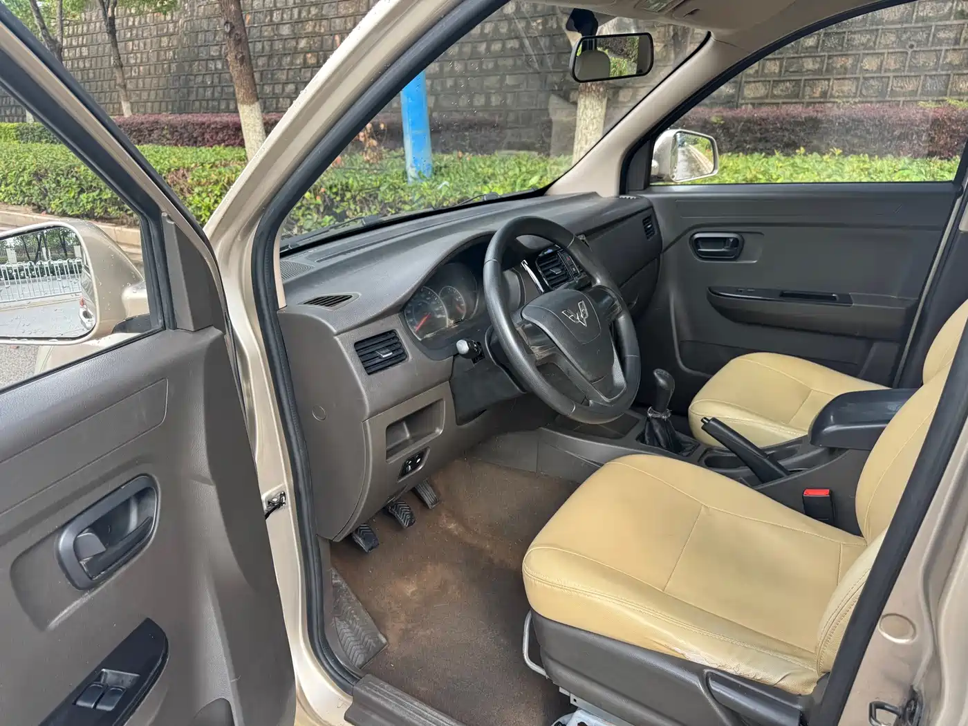 Wuling Motors Wuling Rongguang V 2016 2016 1.5L Standard