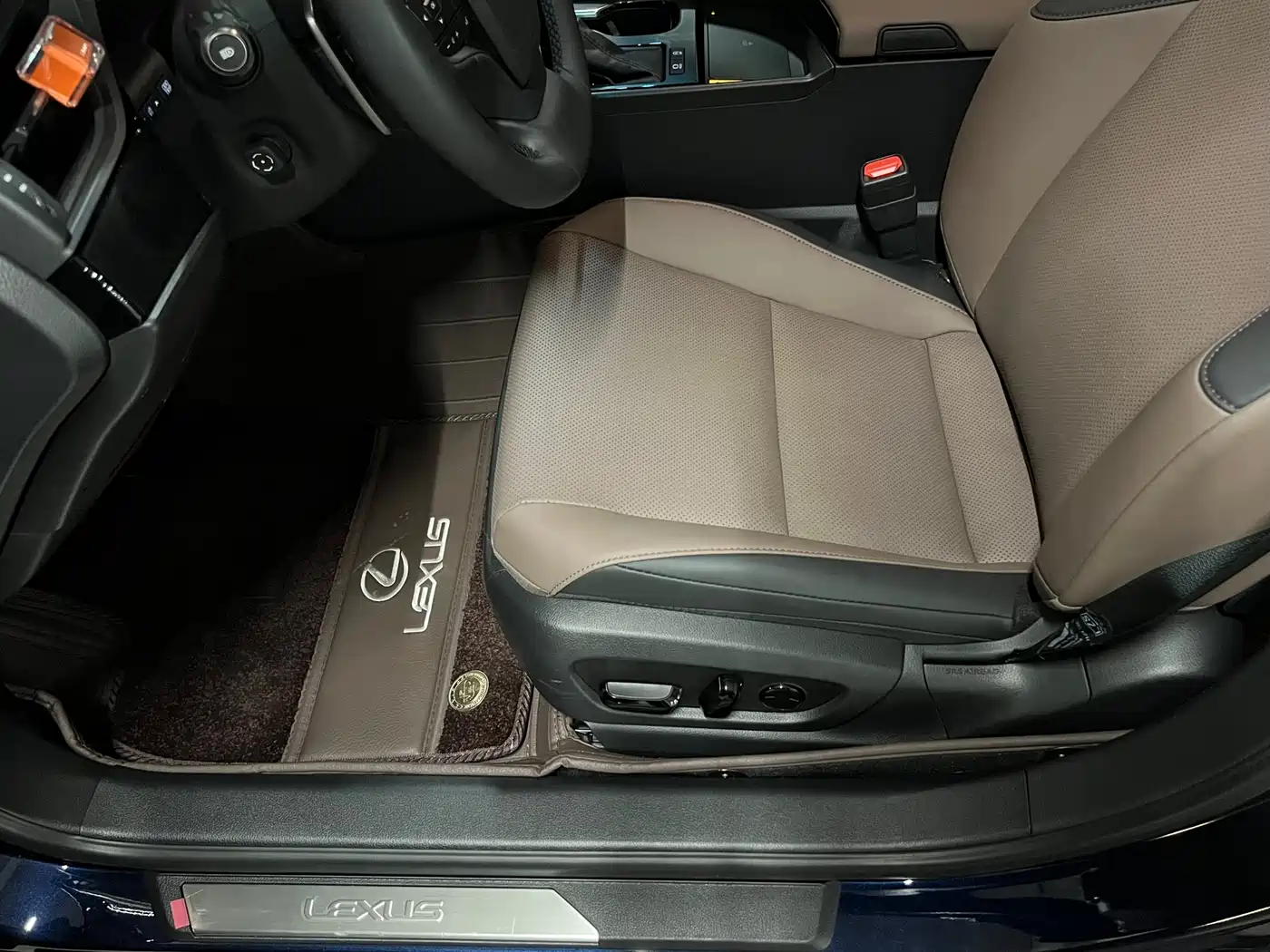 Lexus ES 2024 200 Premium Edition фото 7