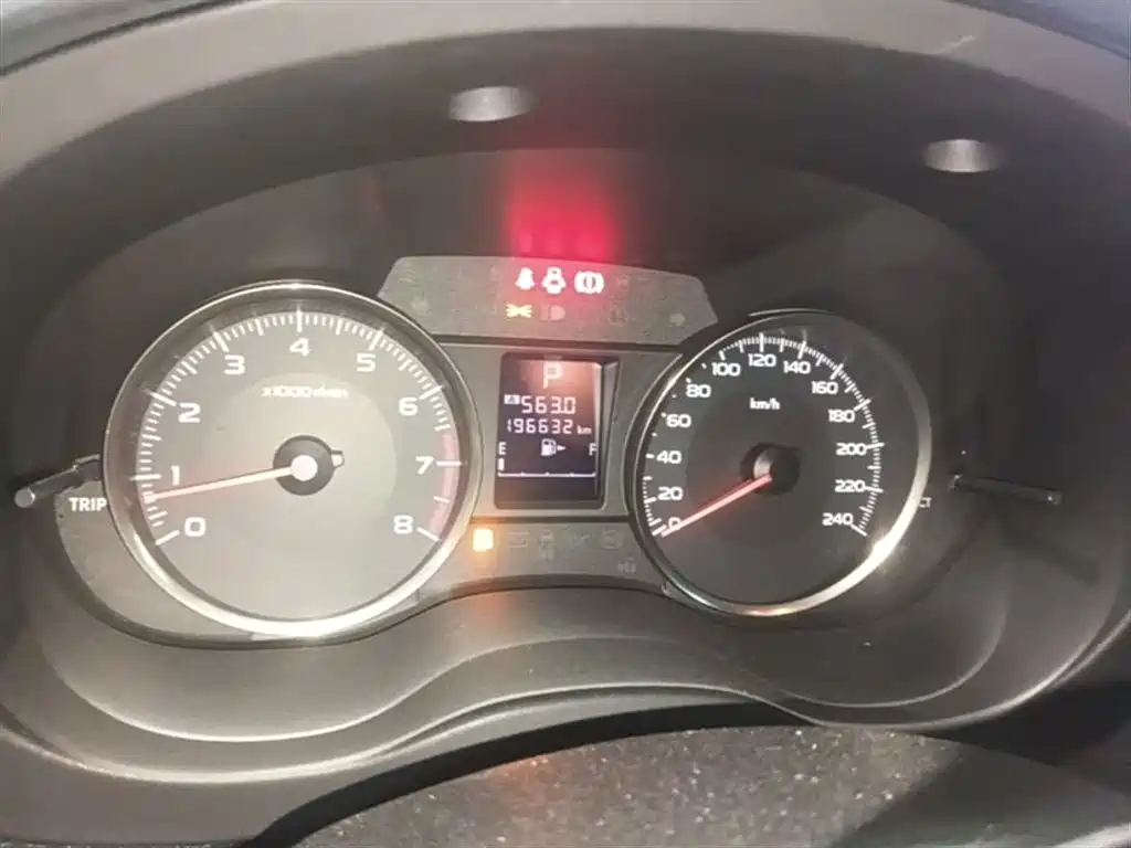 Subaru XV 2014 2.0i Comfort фото 12