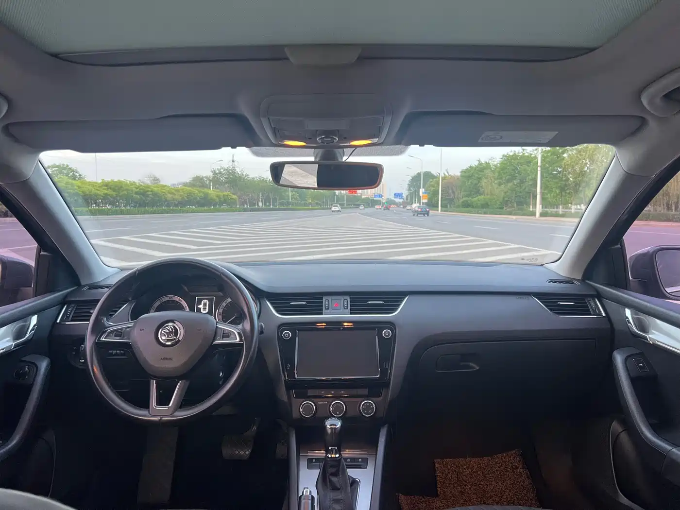 Škoda Octavia 2018 TSI230 DSG Luxury Edition фото 9