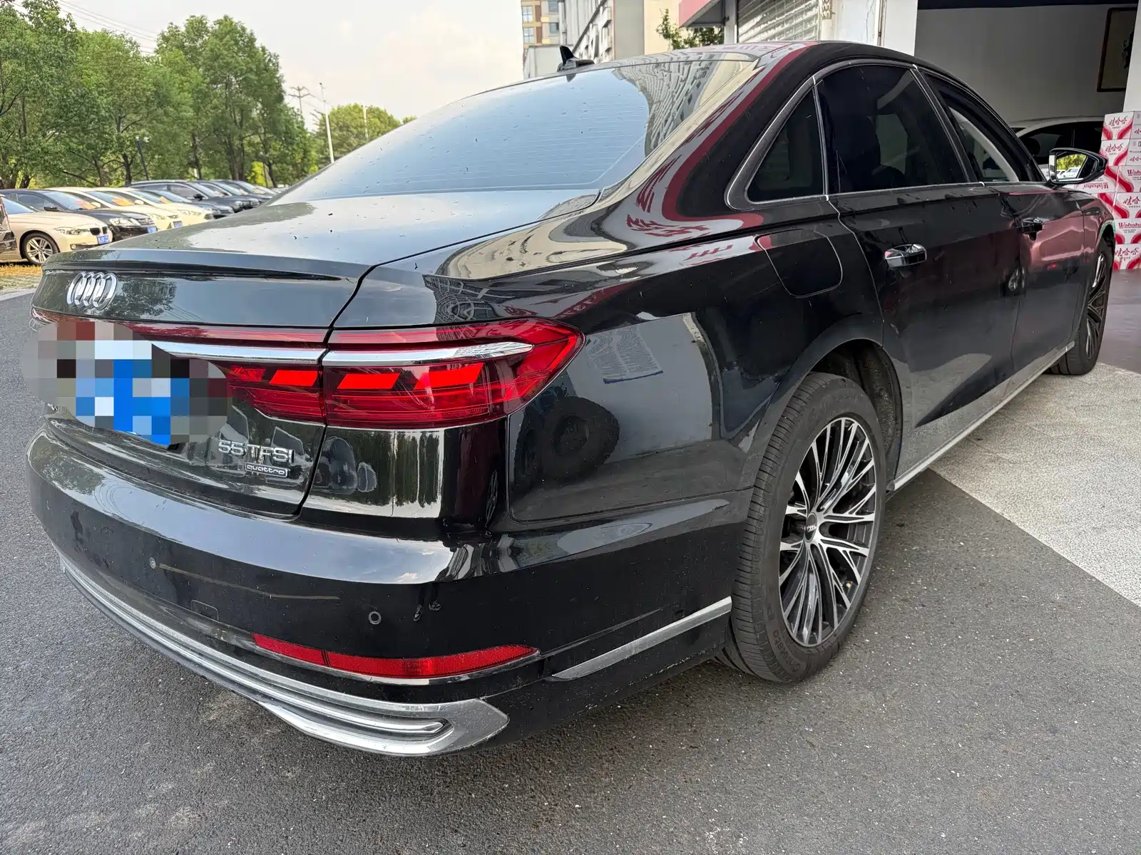 Photo 3 - Audi A8