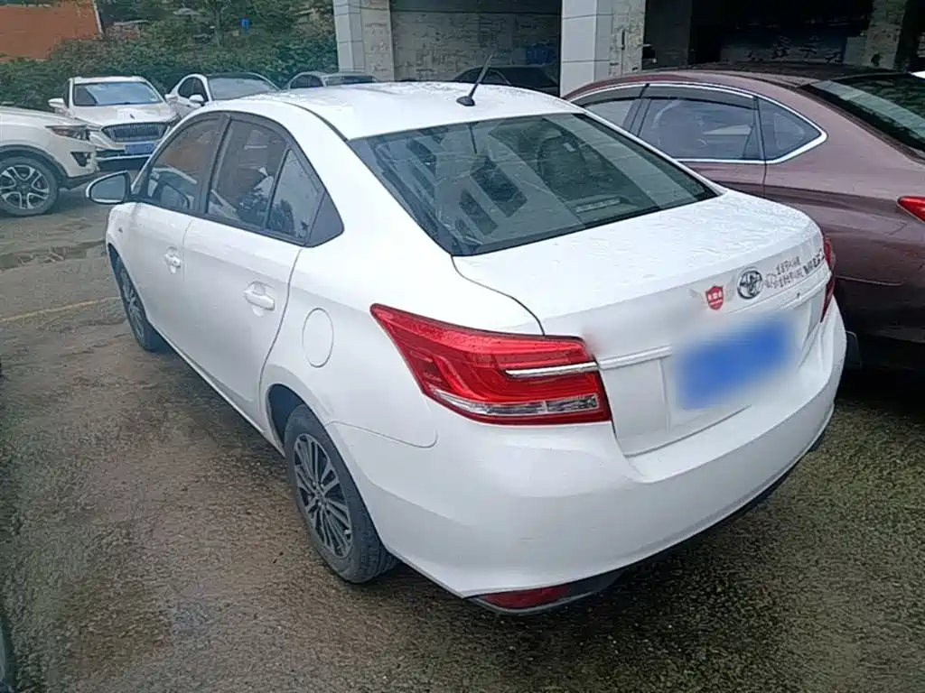 Toyota YARiS L Zhi Xiang 2017 1.5E CVT Charming Edition фото 5