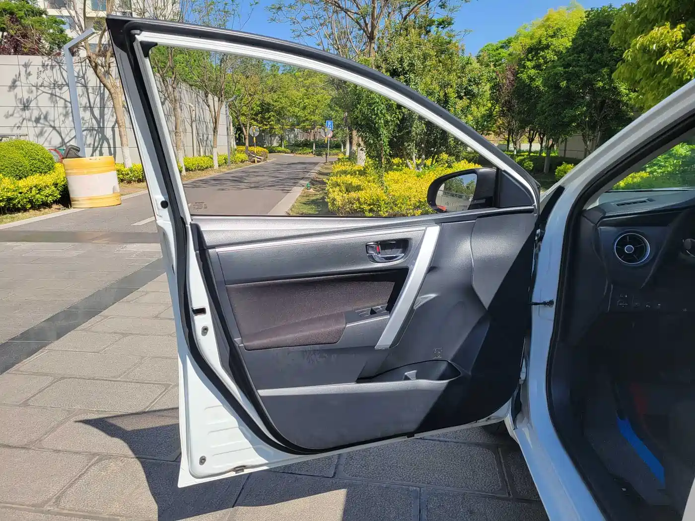 Toyota Levin 2017 Facelift 185T CVT Elite (China V) фото 18