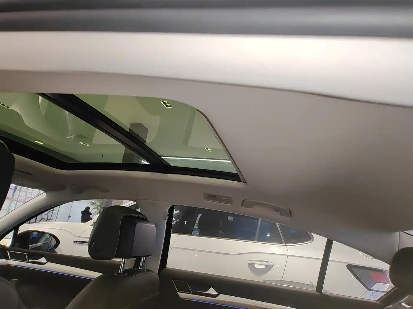 Volkswagen Magotan GTE Plug-in Hybrid 2022 GTE Luxury фото 3