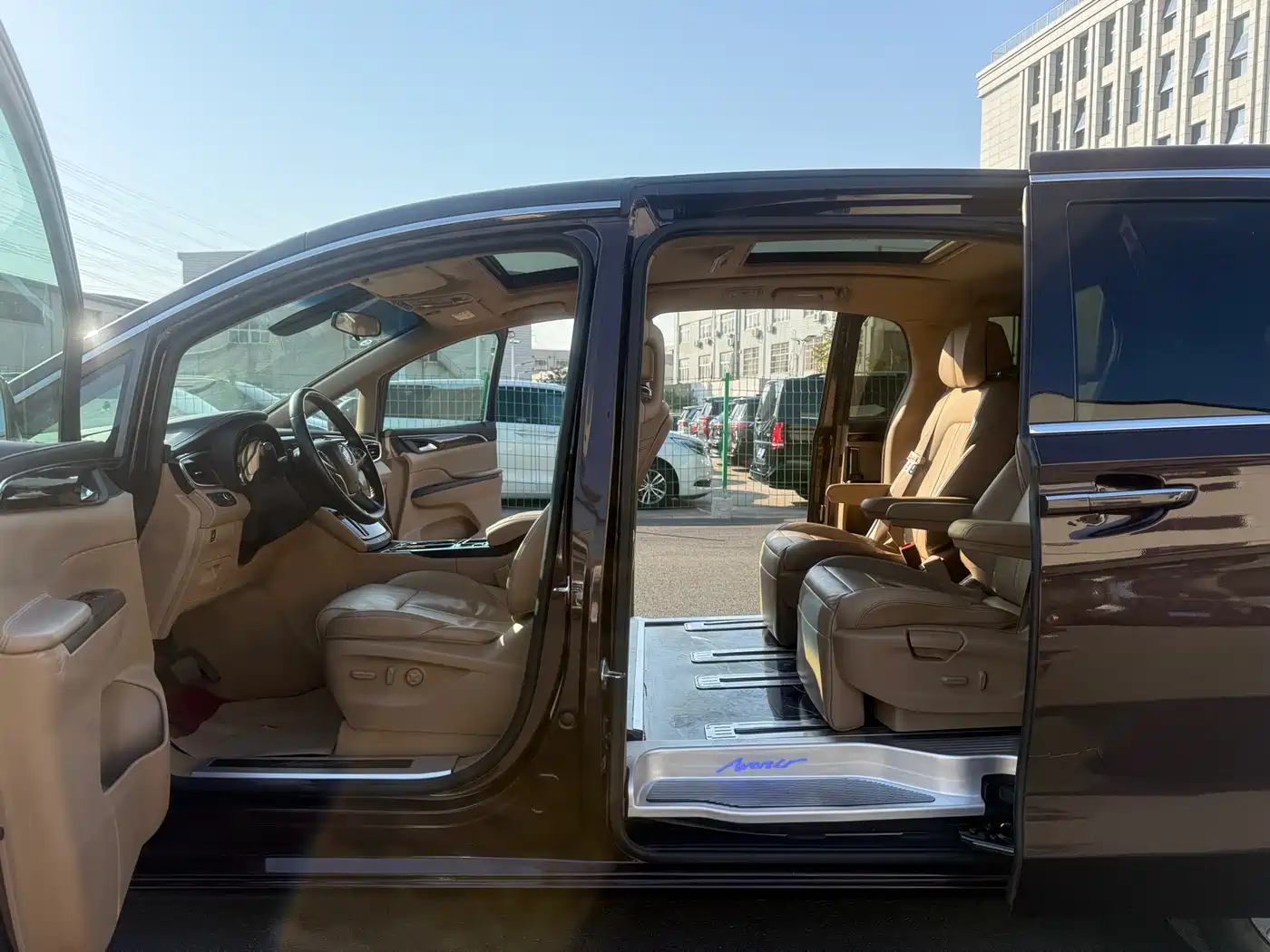 Buick GL8 2018 ES 28T Luxury Type China VI фото 9