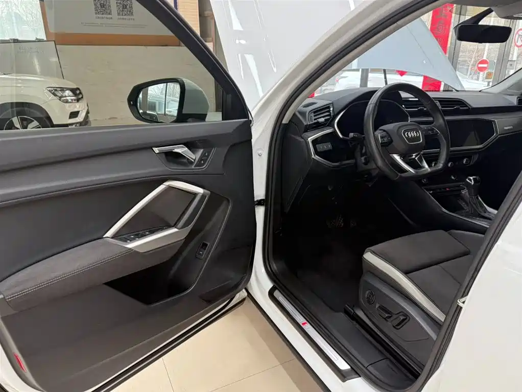 Audi Q3 2022 35 TFSI Fashion Dynamic фото 20