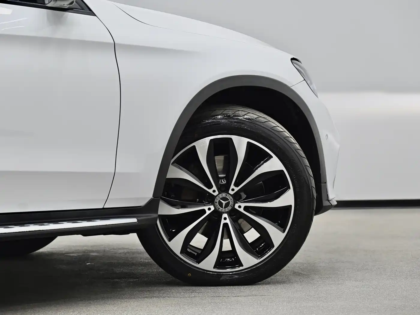 Mercedes-Benz GLC Coupe 2019 GLC 260 4MATIC Coupe SUV фото 32