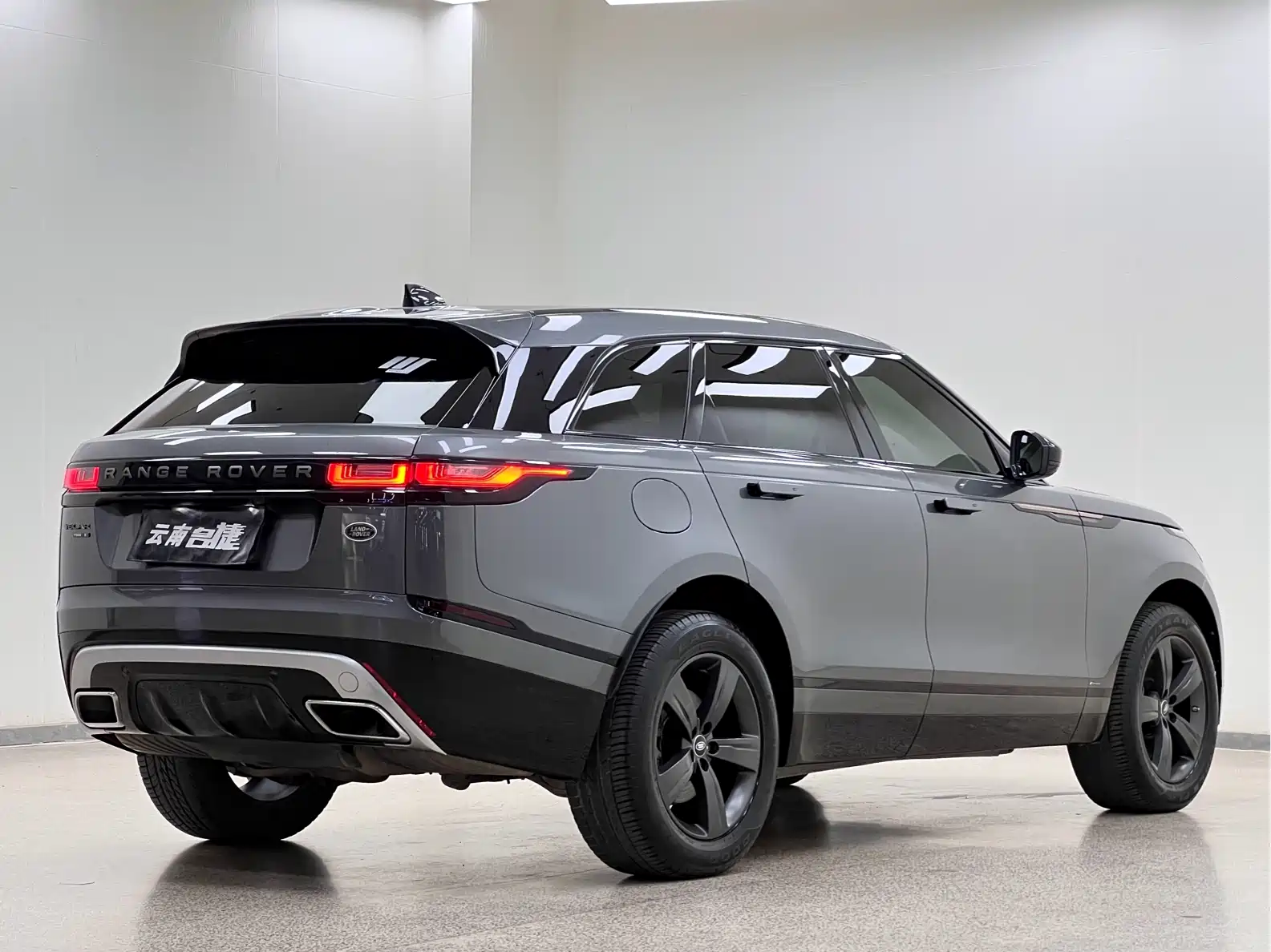 Фото 7 - Land Rover Range Rover Velar