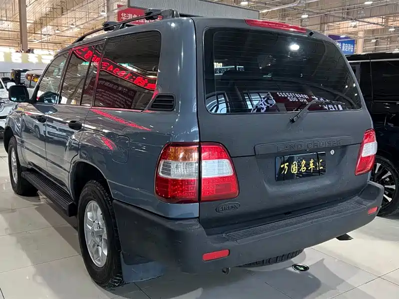 Toyota Land Cruiser 2005 4.7L Automatic VX-R фото 5