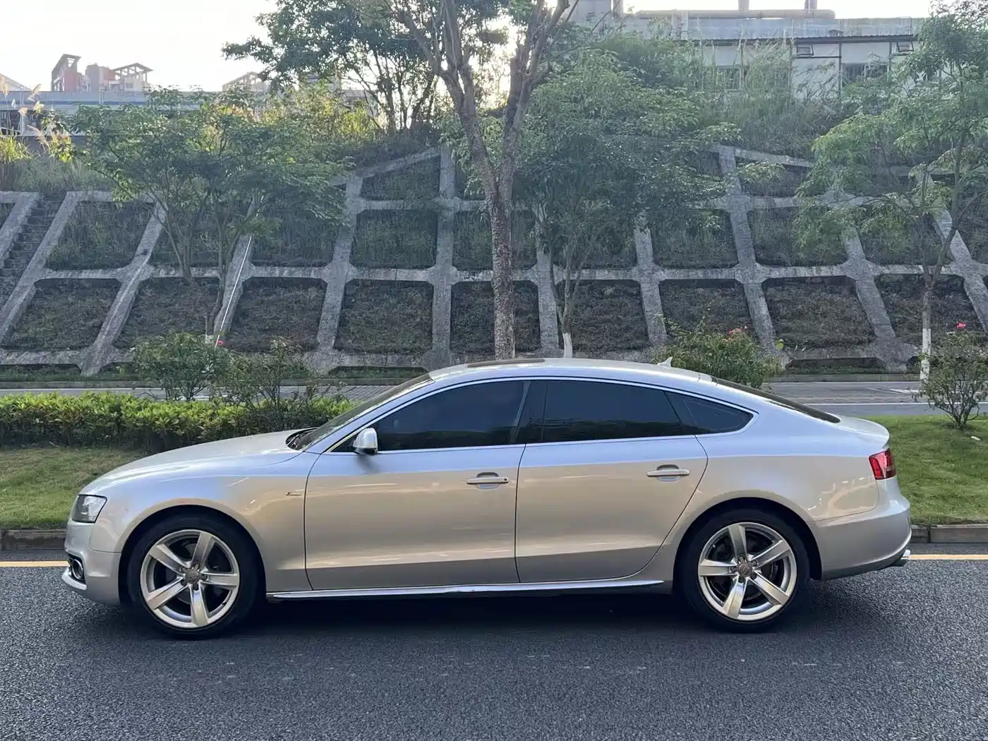 Audi A5 (Import) 2012 2.0TFSI Sportback фото 4