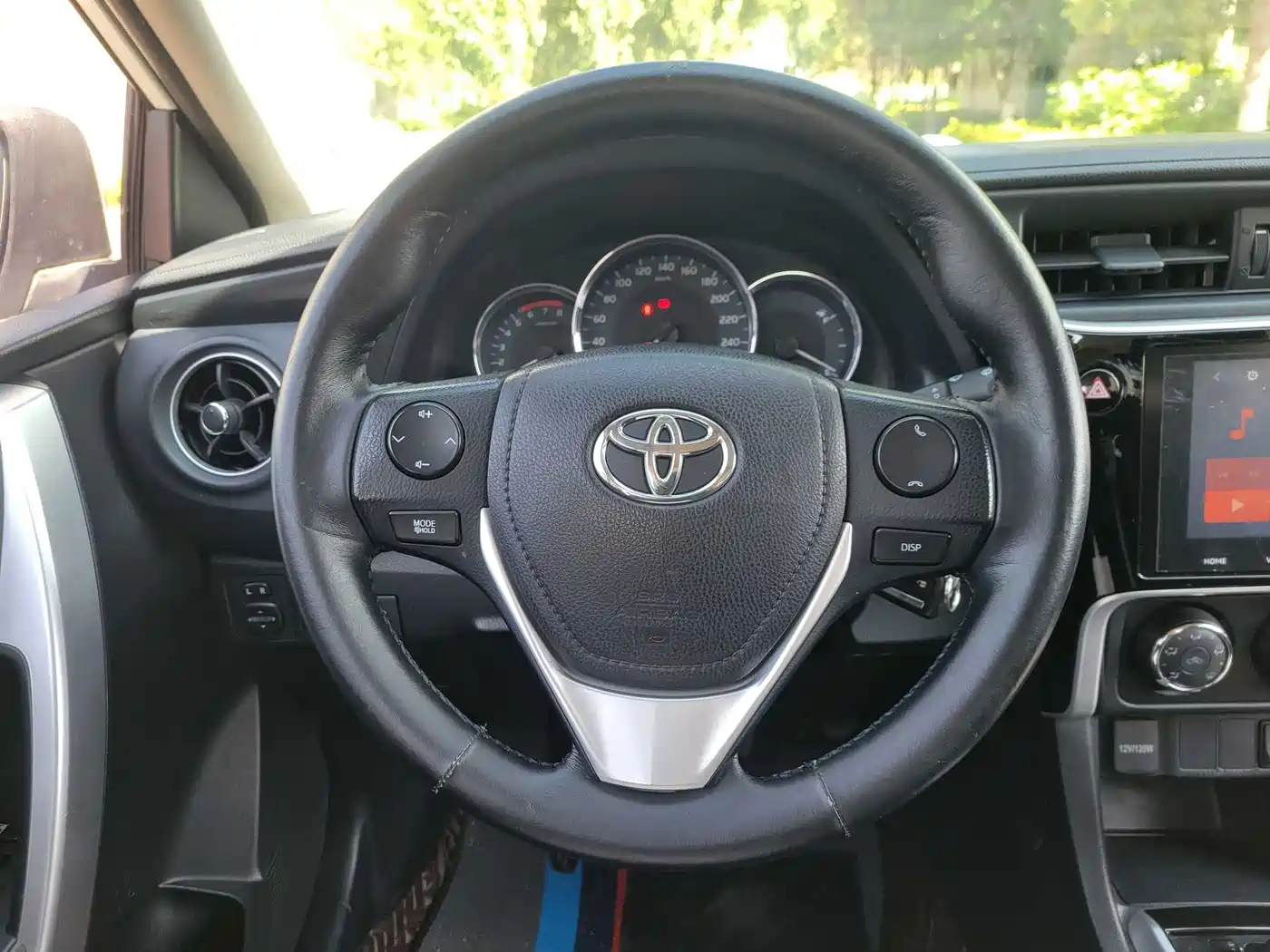 Toyota Levin 2017 Facelift 185T CVT Elite (China V) фото 12