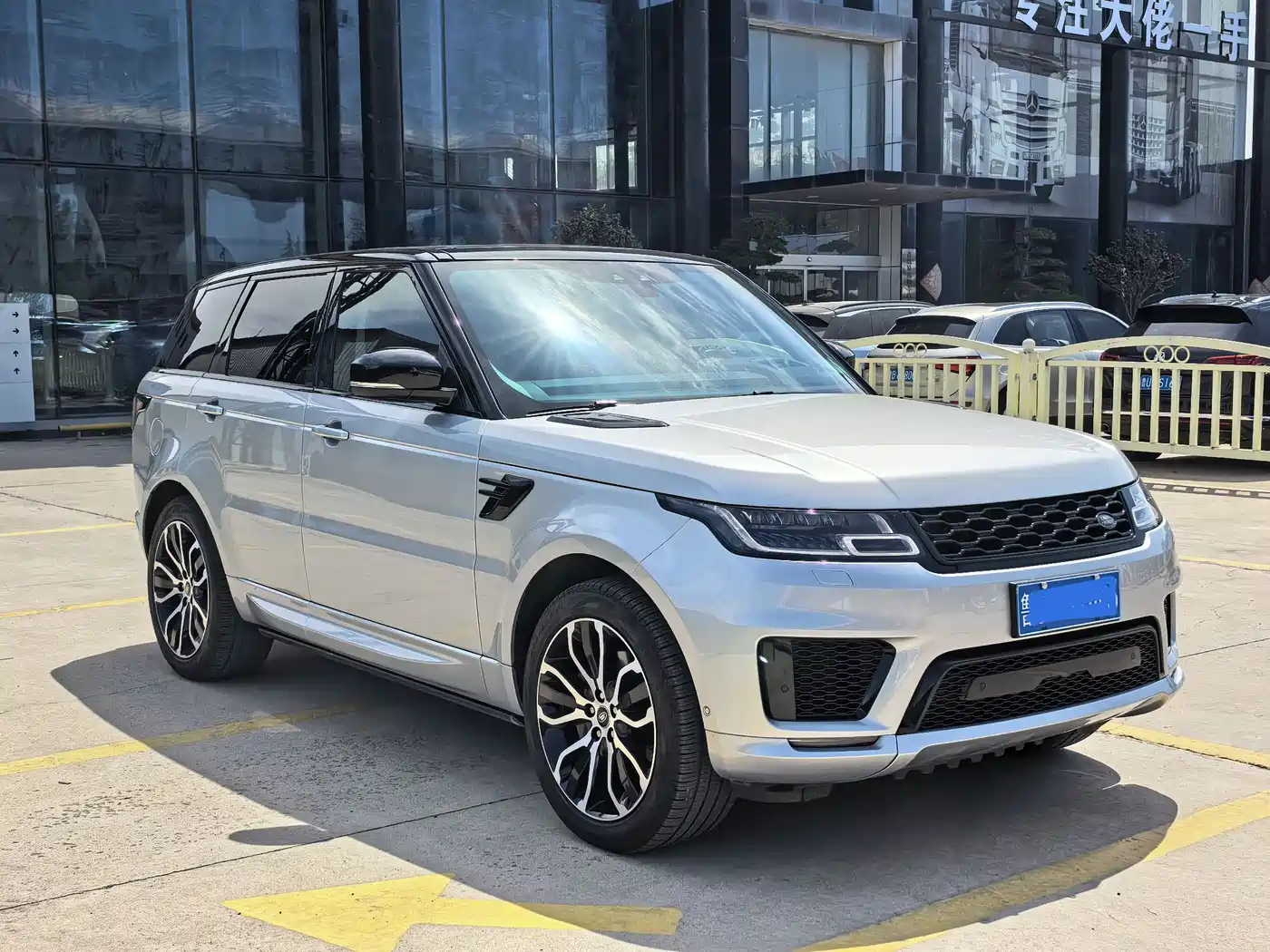 Land Rover Range Rover Sport 2022 3.0 L6 SE фото 3