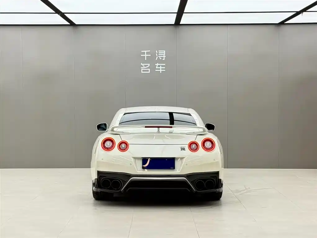 Nissan GT-R 2017 3.8T Flagship Edition фото 16