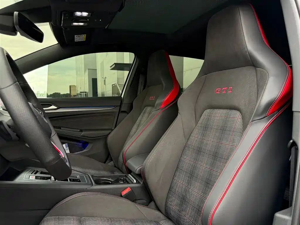 Volkswagen Golf GTI 2025 380TSI DSG GTI фото 12