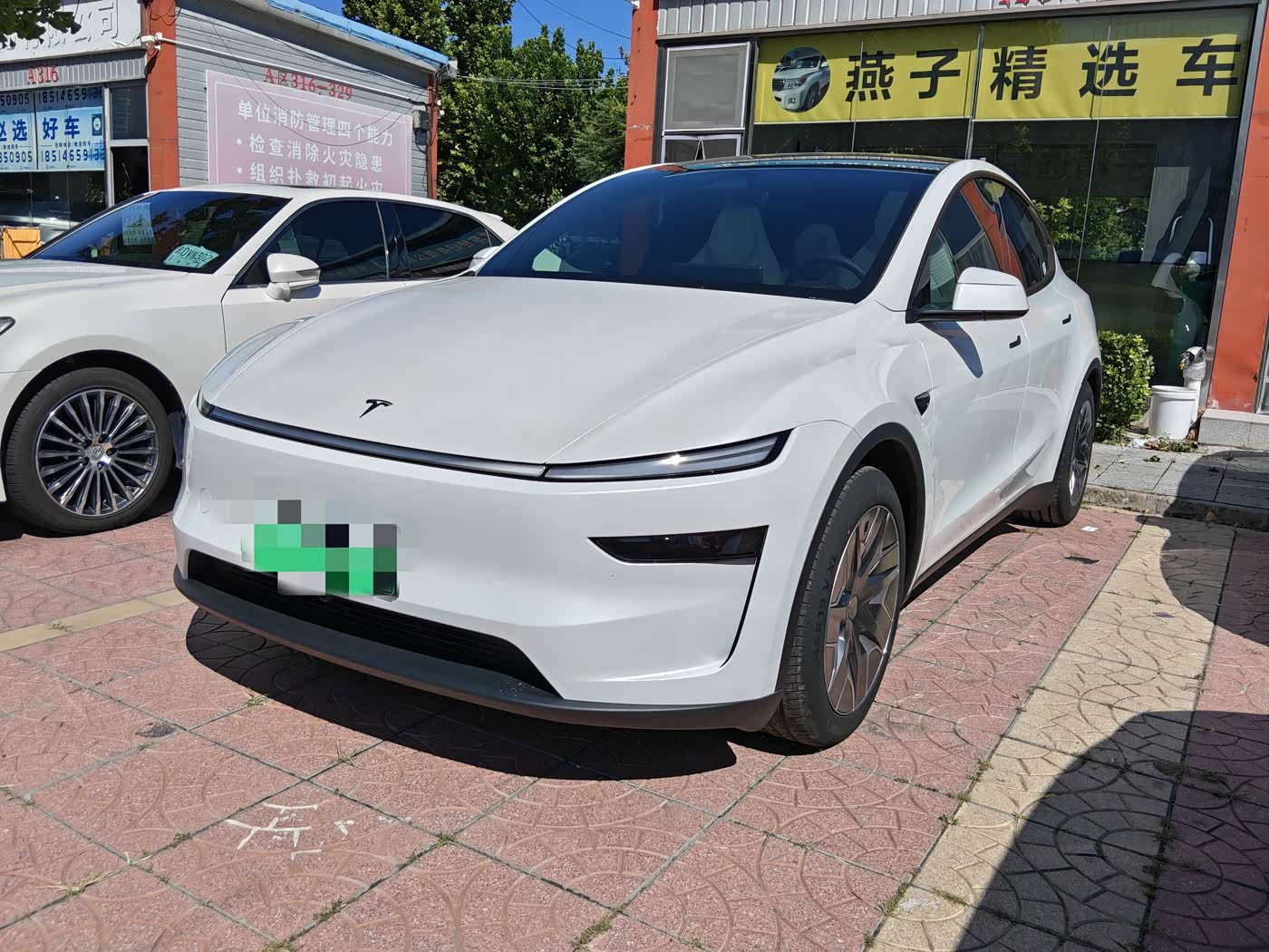 Tesla Model Y L