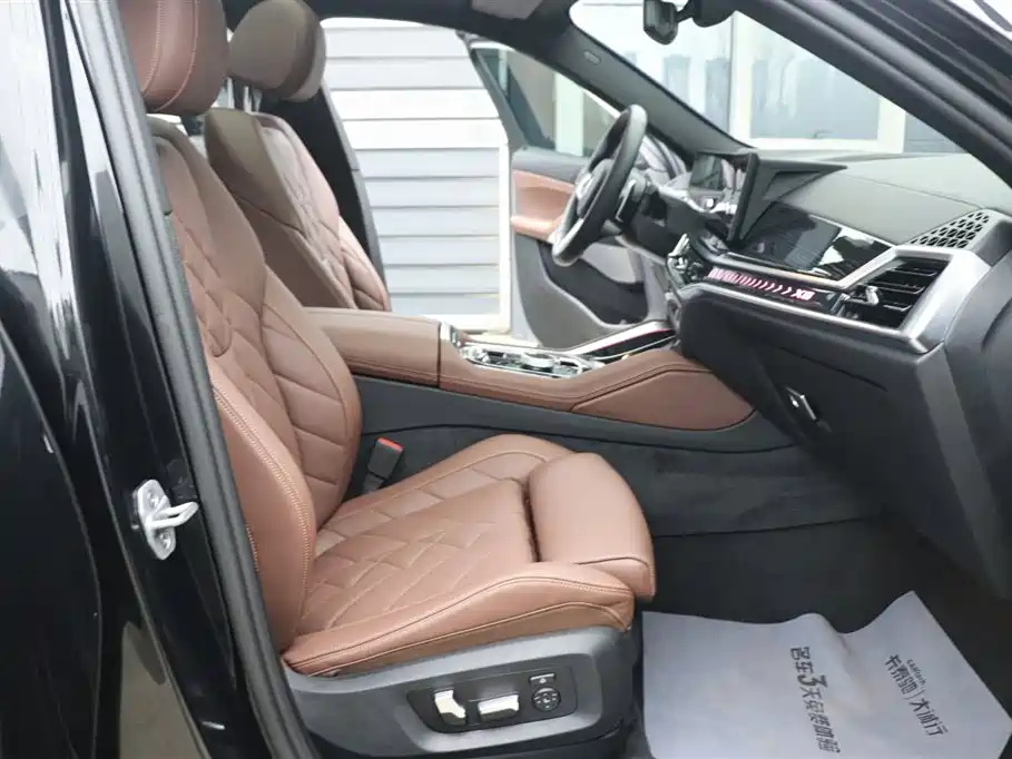 BMW X6 2023 xDrive40i M Sport Package фото 23