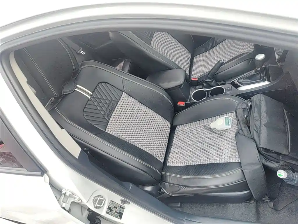 Toyota Levin 2017 Facelift 185T CVT Elite (China V) фото 25