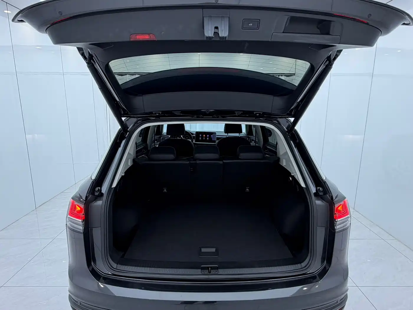 Volkswagen Tayron 2023 280TSI 2WD Luxury Plus Advanced Edition фото 18