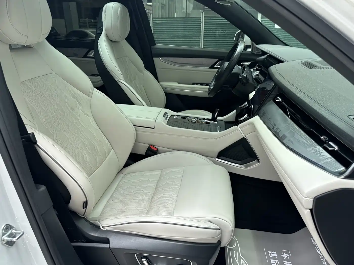 Lynk & Co 09 EM-P 2021 2.0T PHEV Ultra 6-seater фото 7