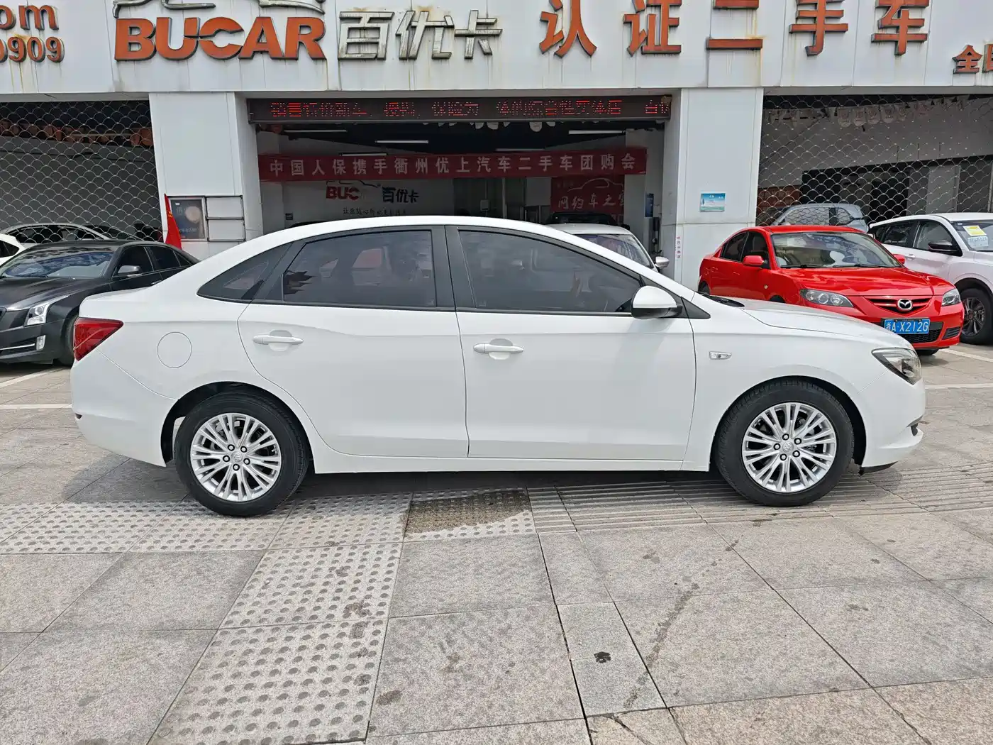 Buick Excelle 2016 15N Automatic Elite фото 3