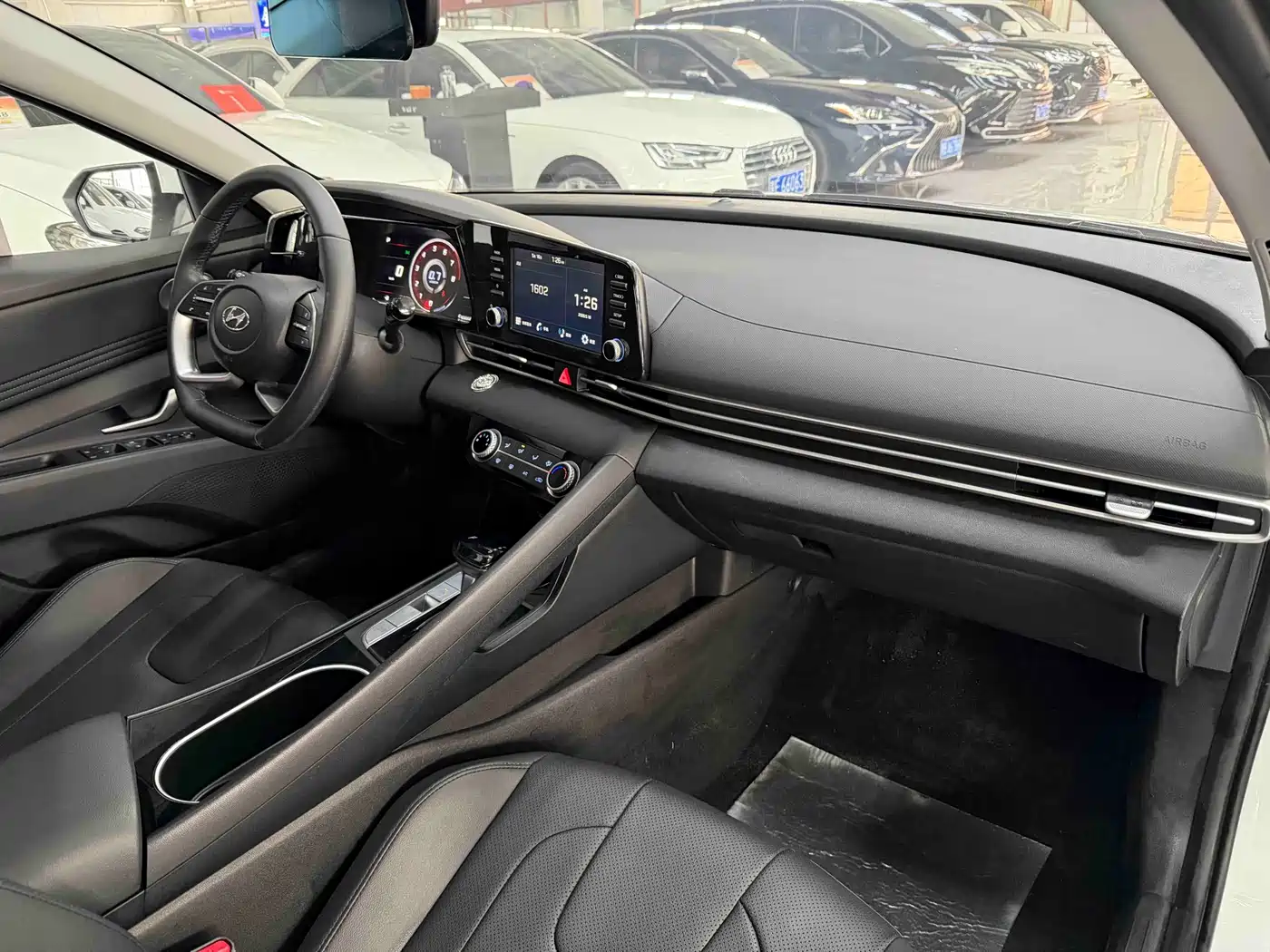 Hyundai Elantra 2023 1.5L CVT GLX Elite Edition фото 18