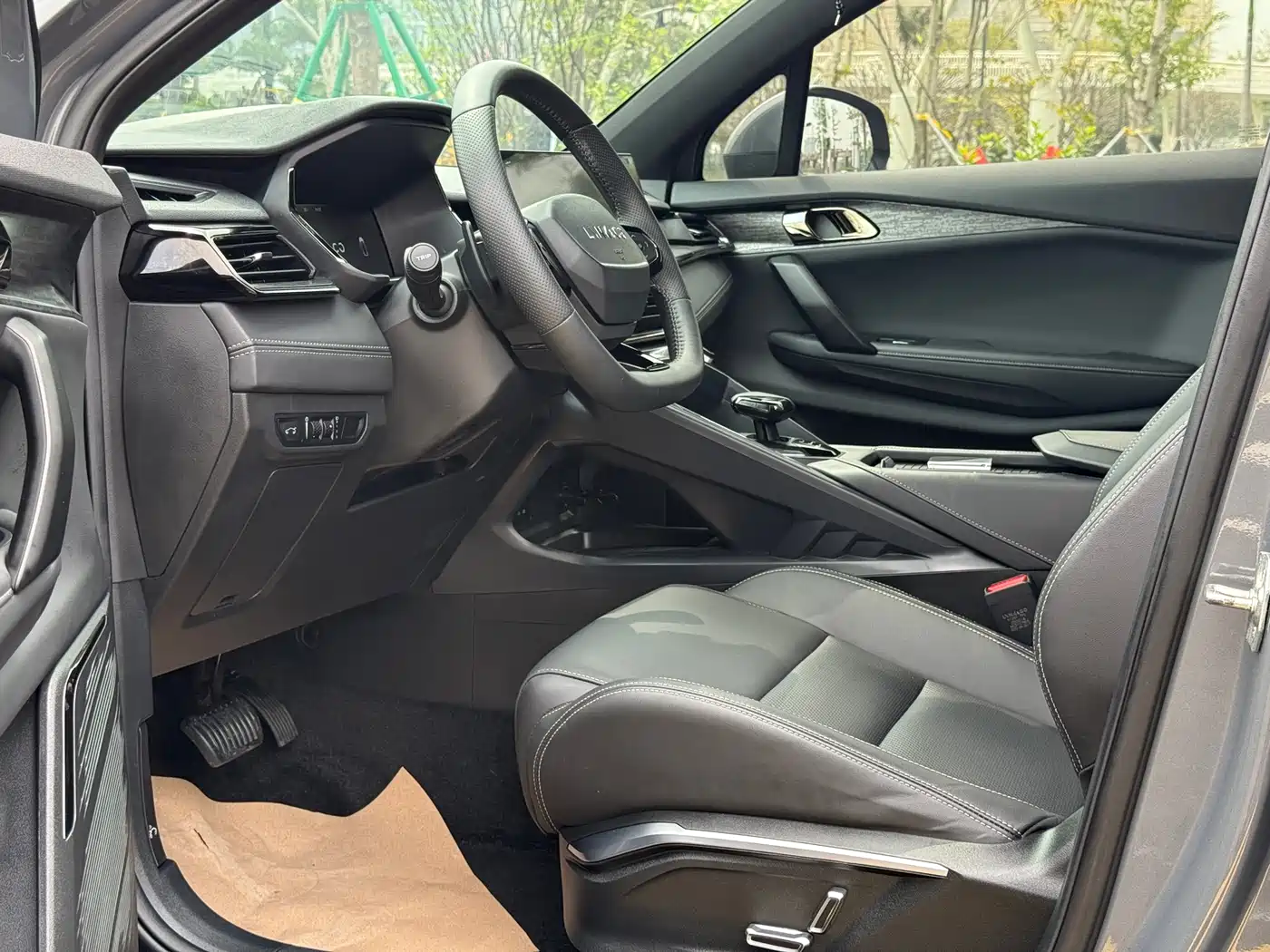 Lynk & Co 06 2023 Remix 1.5T Power Pro фото 12