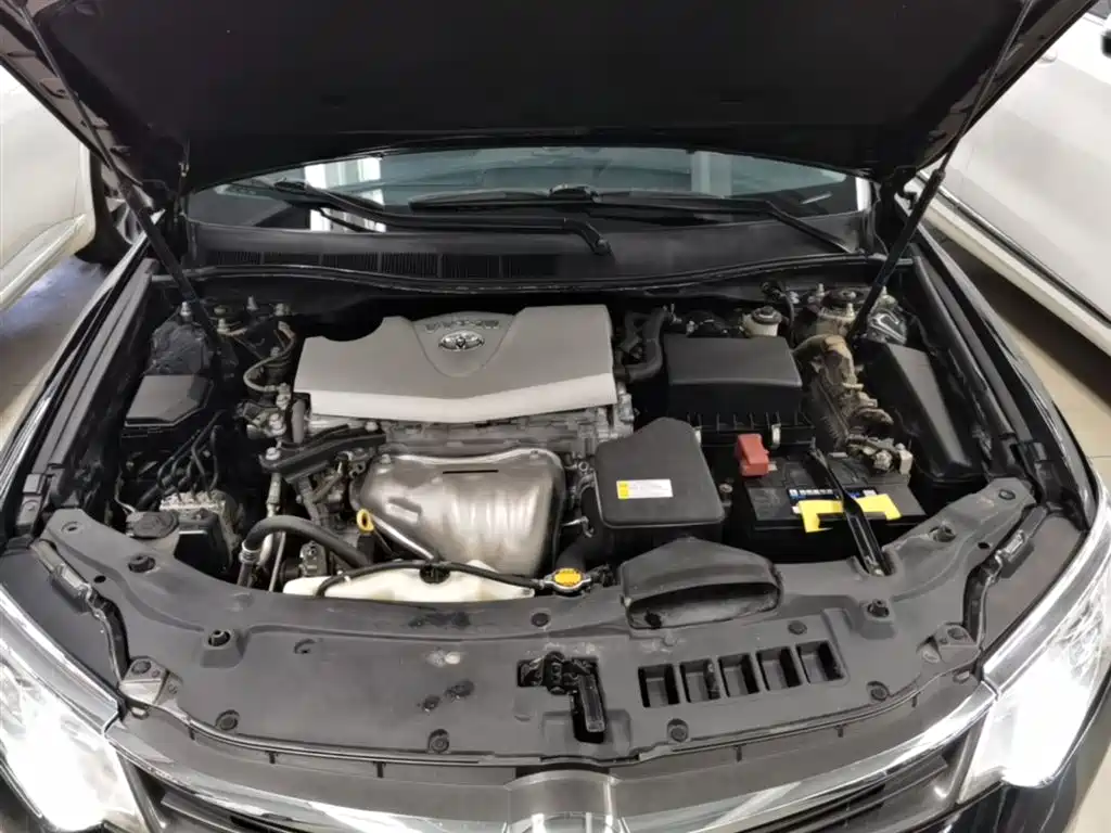 Toyota Camry 2015 2.0G Leading Edition фото 11