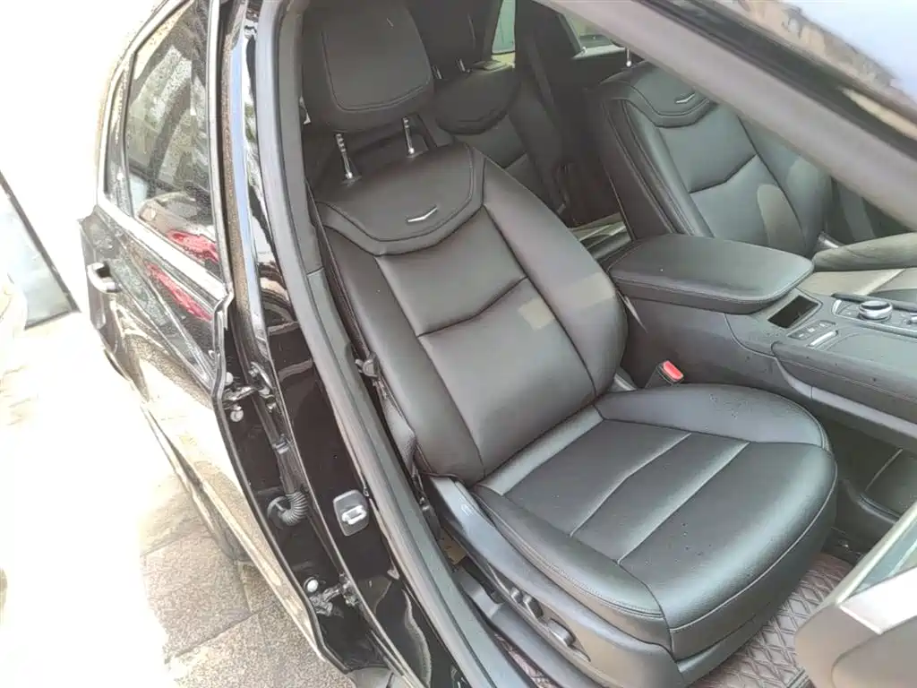 Cadillac XT5 2021 2.0T 2WD Luxury Edition фото 25