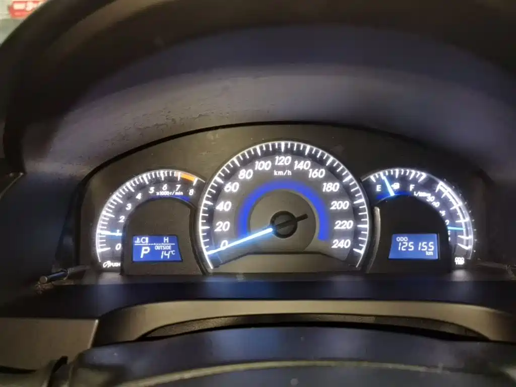 Toyota Camry 2015 2.0G Leading Edition фото 5