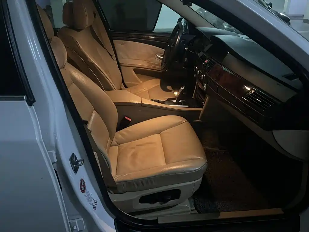 Фото 5 - BMW 5 Series