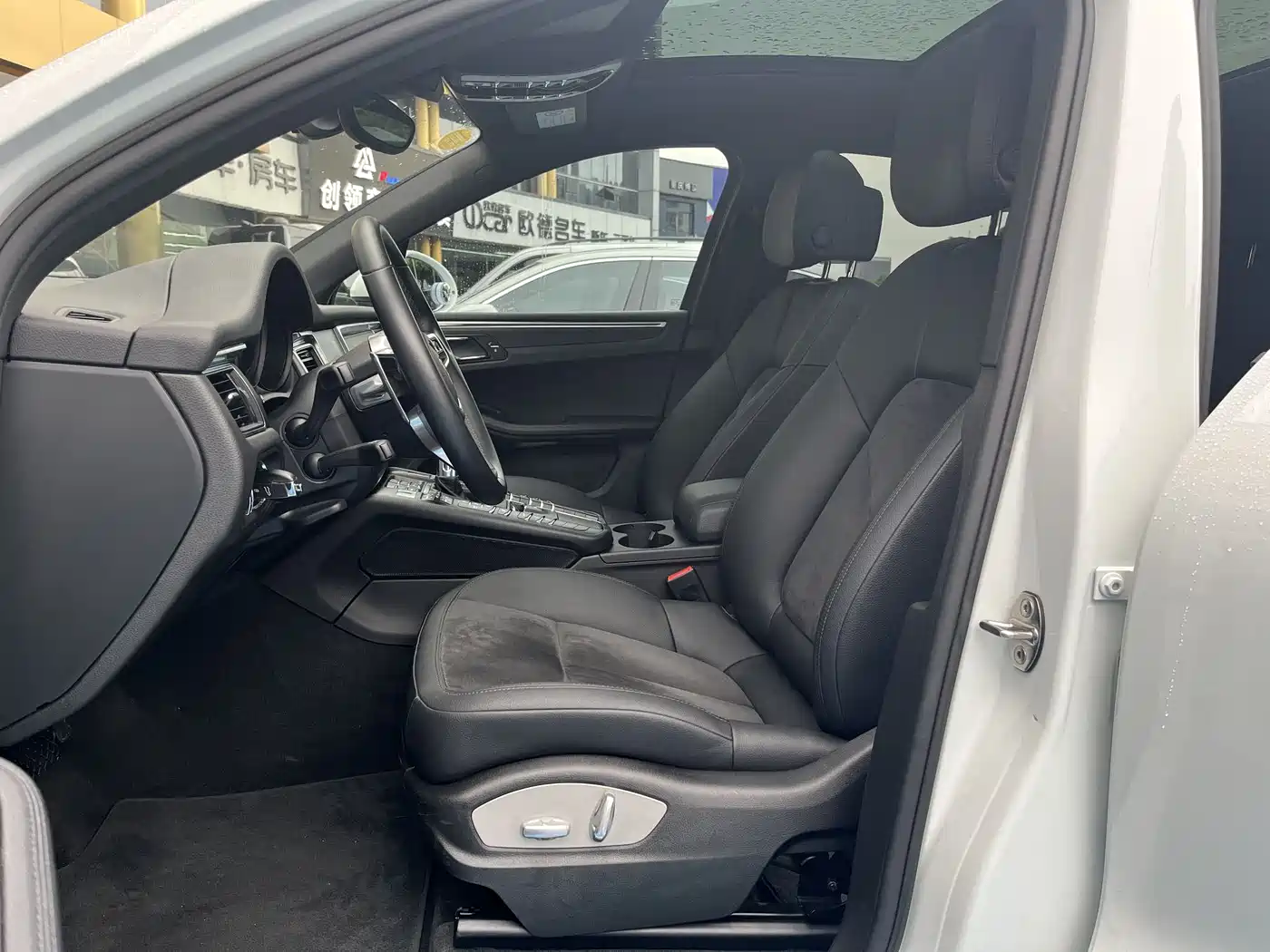 Porsche Macan 2017 Macan 2.0T фото 8