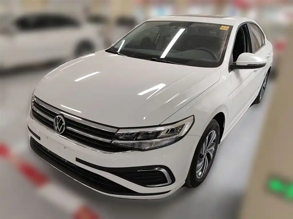 VOLKSWAGEN BORA