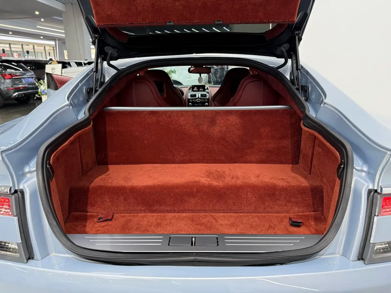 Фото 29 - Aston Martin Rapide