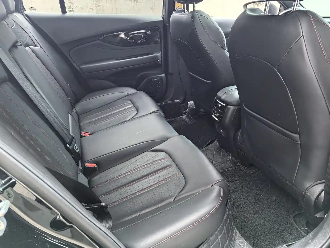 GAC Trumpchi Trumpchi Emkoo 2023 270T DCT J15 Edition фото 8