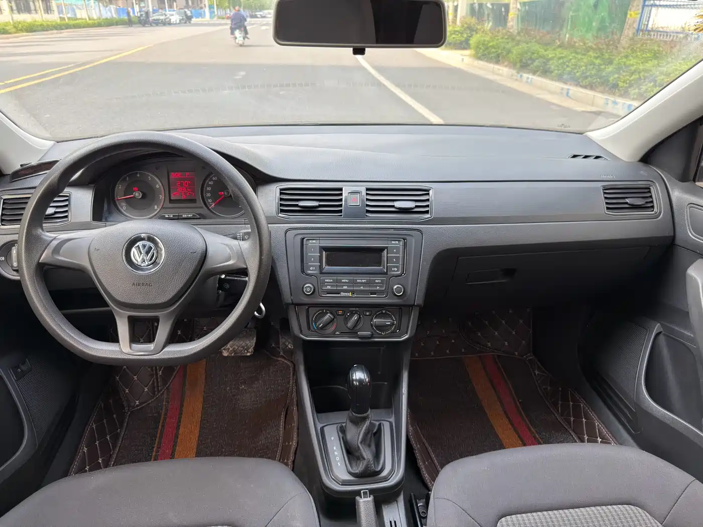 Volkswagen Santana 2016 1.6L Automatic Trend Edition фото 6