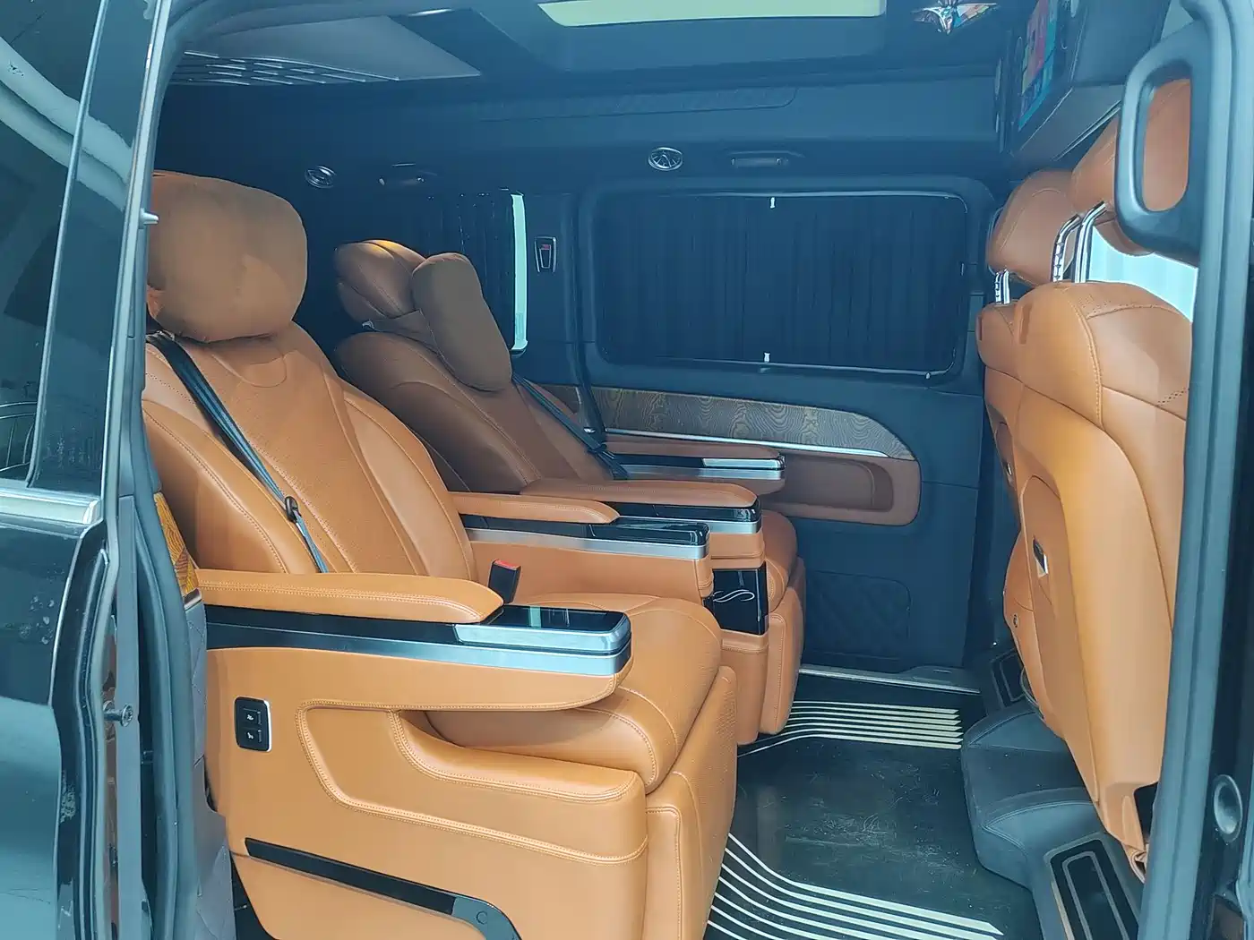 Mercedes-Benz V-Class 2021 V 260 L Long Wheelbase Luxury Edition фото 16